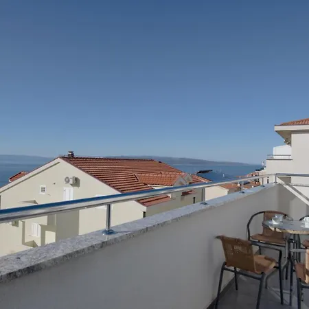 Apartment Niko By Guide Makarska